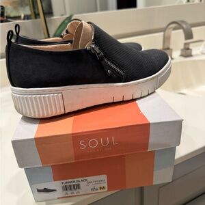 Soul slip on sneakers